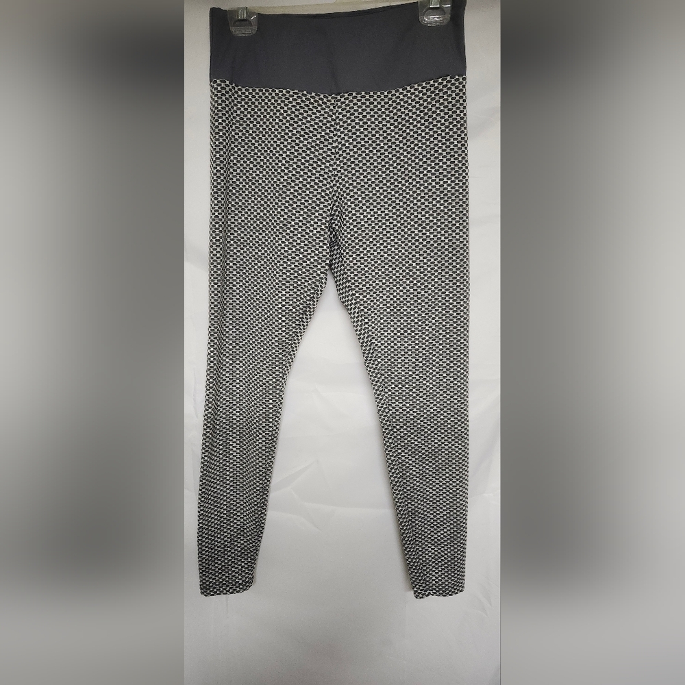 Tiltok  Black and White Checkered Booty Lifting Leggings
